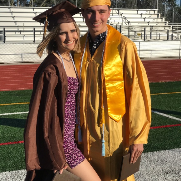 Meet The Posher Top 10% Seller- Ambassador - Picture 5 of 8